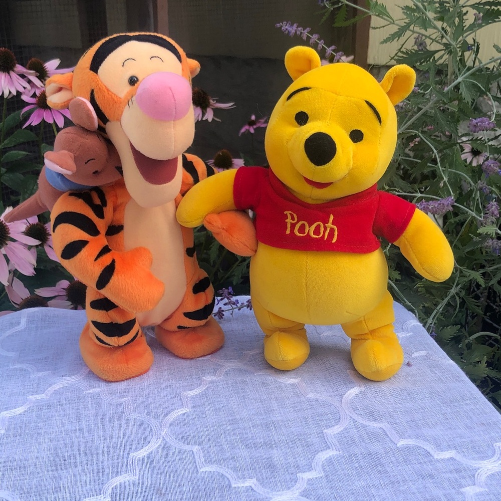Vtg DISNEY Bounce N Sing Tigger & Roo electronic stuffed plush & Winnie the Pooh